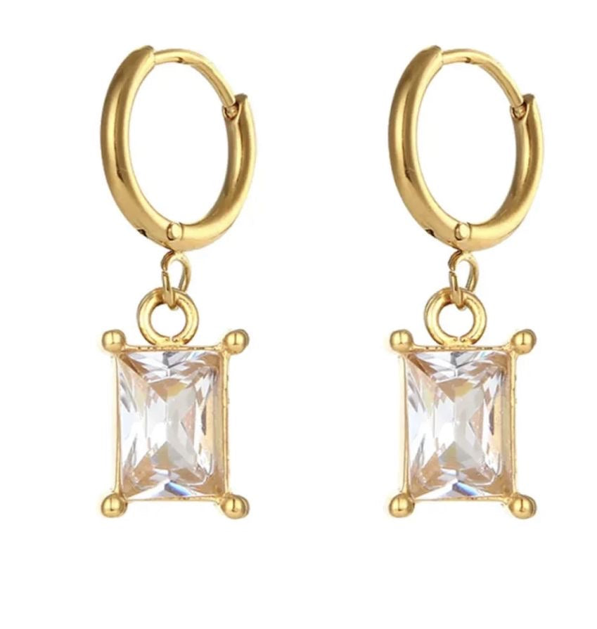 UMA EARRING