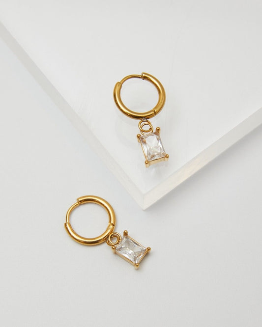 UMA EARRING