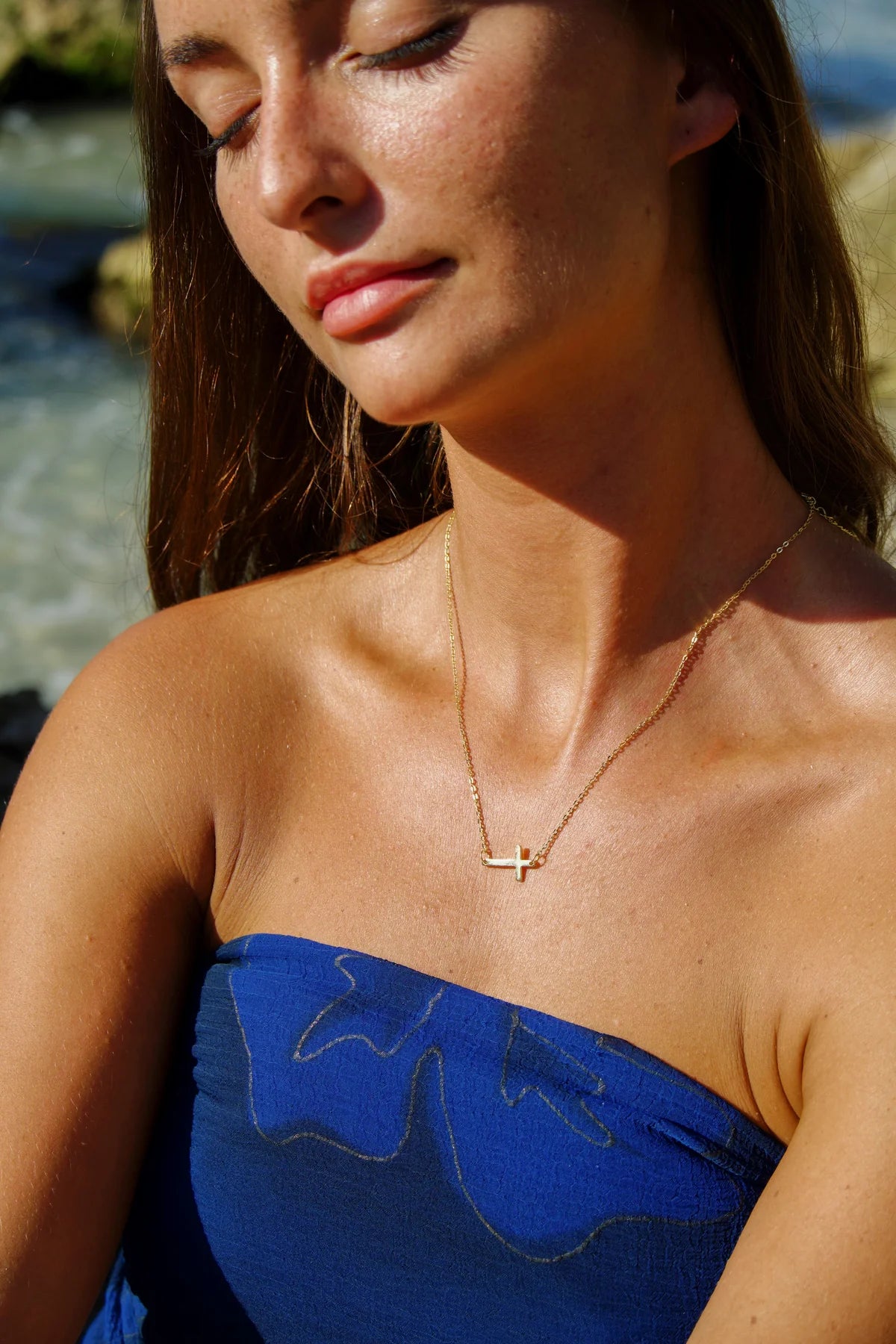 CROSS NECKLACE