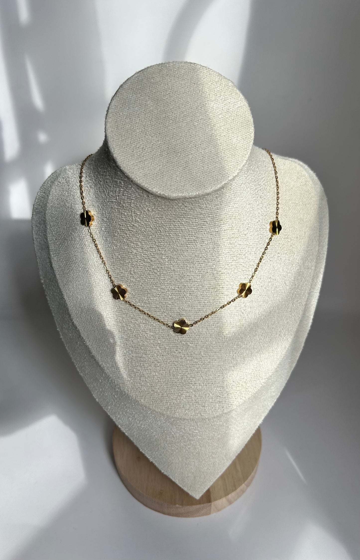 KATE NECKLACE